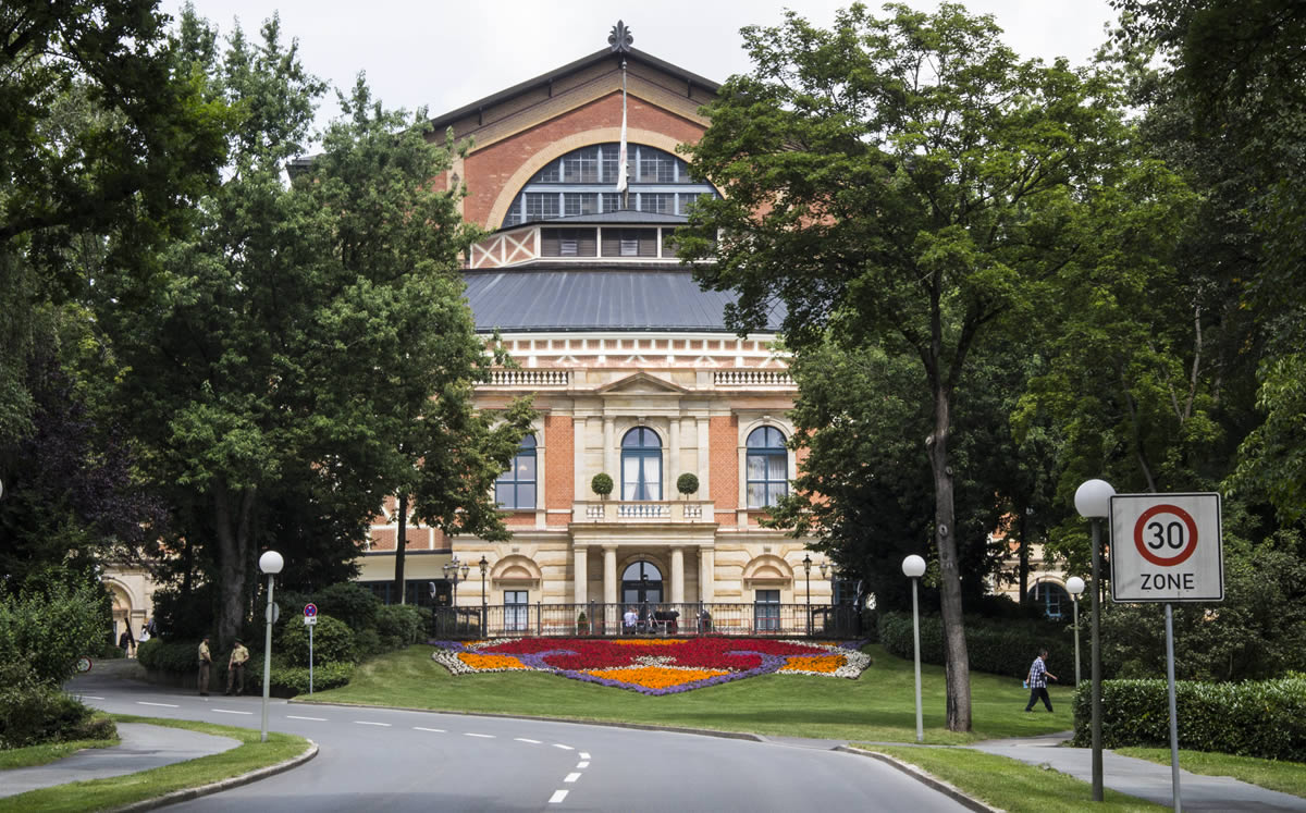 Fachada del Festspielhaus de Bayreuth. © Bayreuth.es